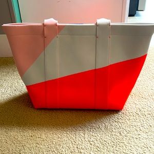 Rothy’s The Essential Tote- pink.